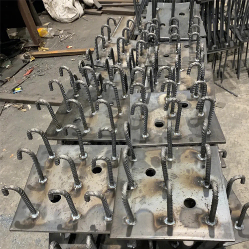 图纸中如何确定丹东预埋件的位置？